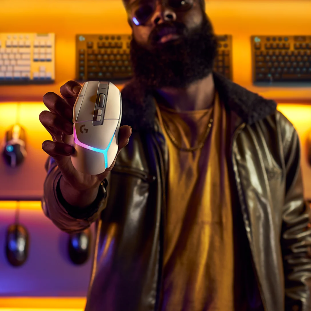 Mouse Gamer Inalámbrico Logitech G G502 X PLUS | Hasta 130 Horas de Batería Recargable | 100 a 25600 DPI | Sensor Óptico HERO 25K | 106 g | 13 Botones Programables | 2.4GHz | RGB | Blanco | 910-006170