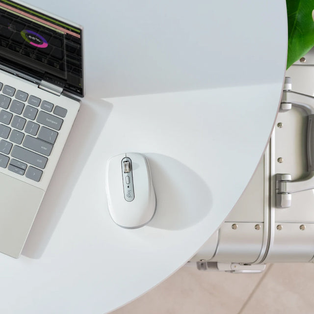 Mouse Inalámbrico Logitech MX Anywhere 3S | Hasta 8000 DPI | Sensor Óptico de Alta Precisión Darkfield | 99 g | 6 Botones | Hasta 70 Días de Batería Recargable | 2.4 GHz / Bluetooth | Trabaja en Cualquier Superficie | Gris | 910-006933